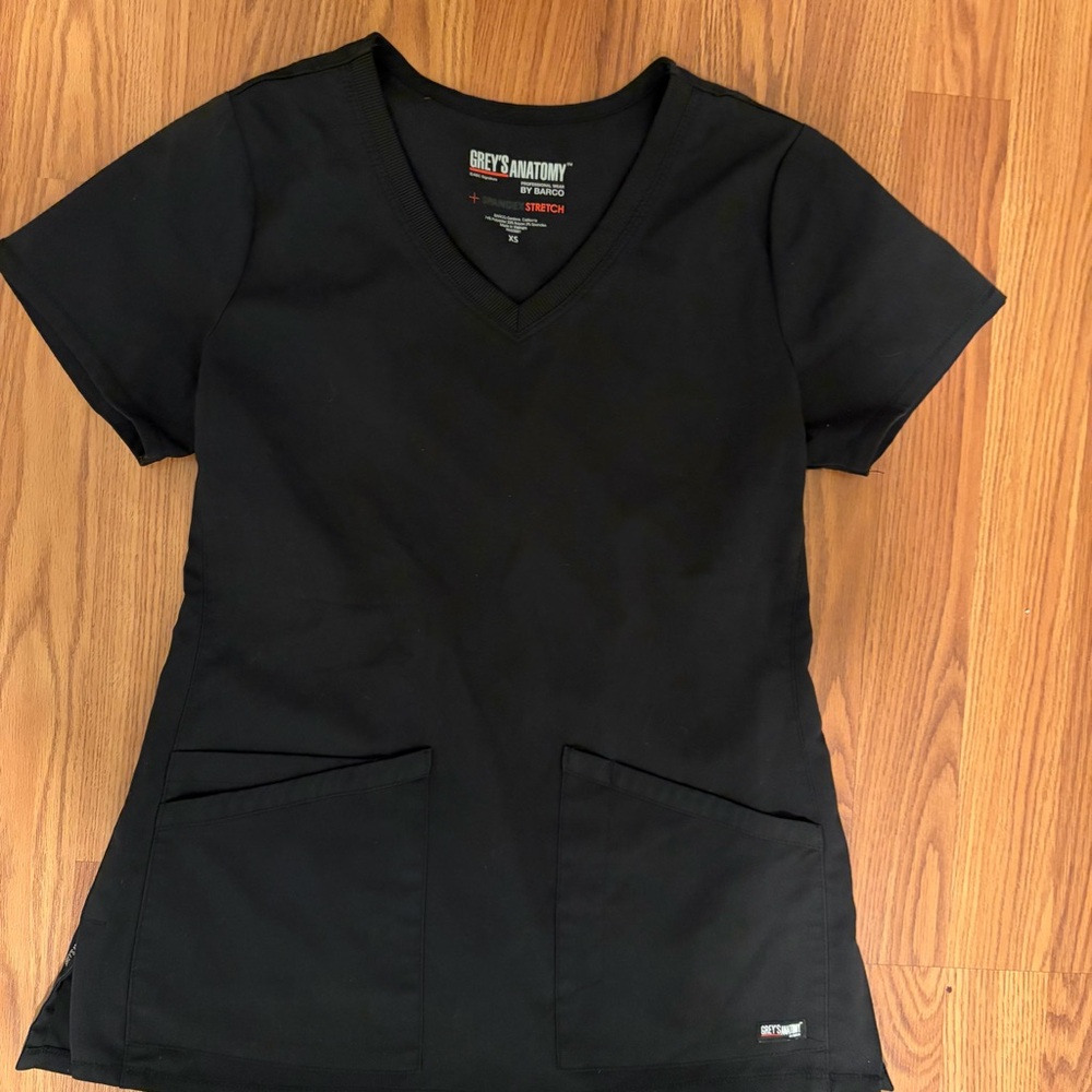 SCRUB SET: Grey's Anatomy Women's Classic Black V-Neck Tee w/ Black Pants